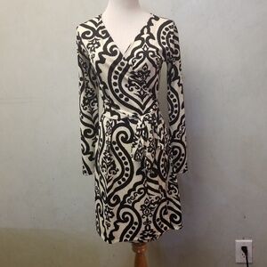 Luz Faux Wrap patterned  V-neck dress Women's size Large (Y3)